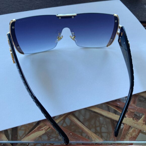 Vintage Chanel Sunglasses Black Blue Lens No Flaws NO Case Authentic - Picture 3 of 9